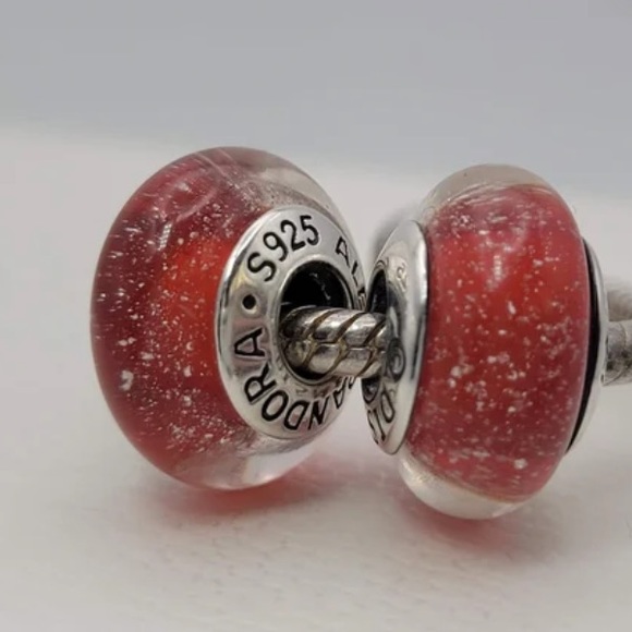 Pandora pair of Snow White signature, Murano glass beads. - Picture 8 of 8
